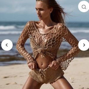 Andi Bagus Honeycombers top